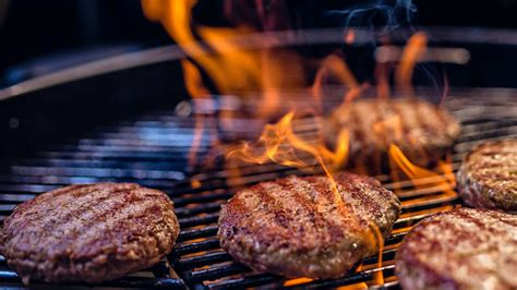 Grill a burger. How to grill perfect burgers. Try out these 7 simple tricks for making a perfect, juicy grilled burger every time. 1. Avoid extra-lean grinds. The higher the fat content of your ground beef, the ... 
