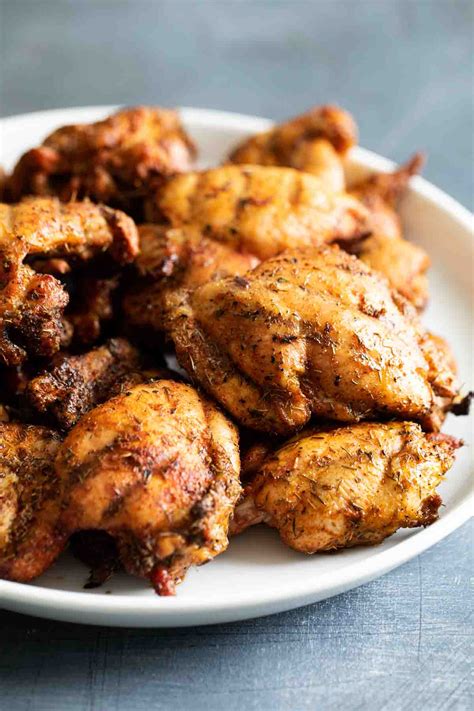 Grilled chicken seasoning. If you’re a fan of crispy, flavorful fried chicken, then you’ve probably heard of Popeyes. Known for their deliciously seasoned chicken and signature spices, Popeyes has become a g... 
