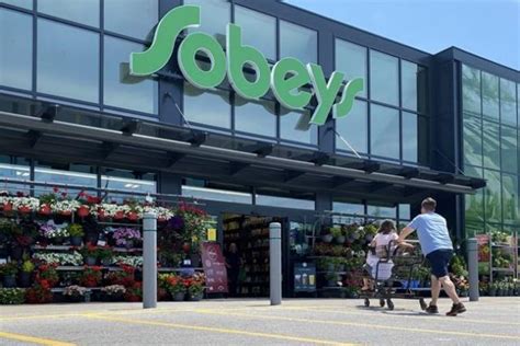 Grocer Empire reports Q1 profit and sales up from year ago