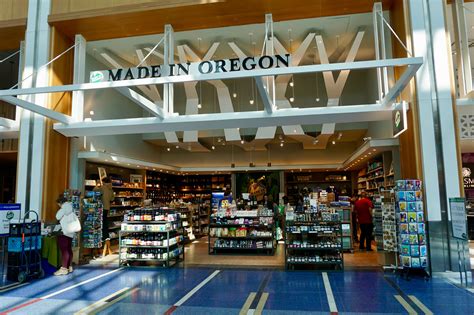 Grocery stores in portland oregon. OM Seafood Market. Southeast Portland’s other fresh seafood store. In addition to fresh, frozen and live seafood (think crab, snails, fish, oysters, clams and shrimp), there’s a tight ... 
