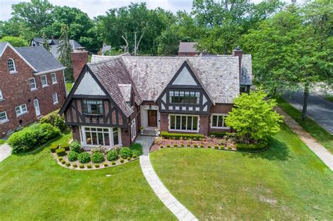 Grosse pointe real estate. Things To Know About Grosse pointe real estate. 