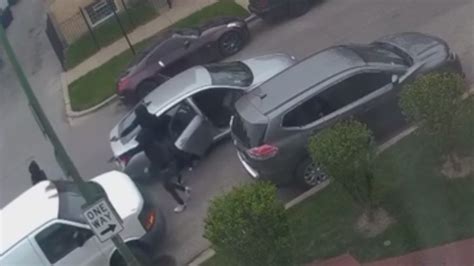 Group in grey Hyundai Elantra commit 10 robberies in 30 minutes on Northwest Side