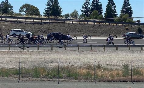 Group of bicyclists rides onto 580 freeway, prompting CHP warning