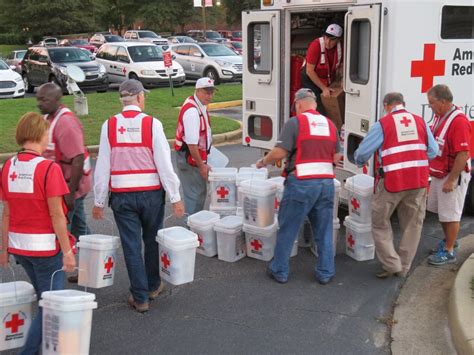 Group of volunteers offers help to first responders during emergencies