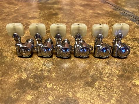 Grover tuners 6 inline. 334&rdquo; peg hole.  Small and lightweight, these pr...