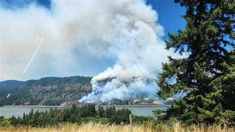 Growing wildfire destroys structures in southwestern Washington near Columbia River Gorge