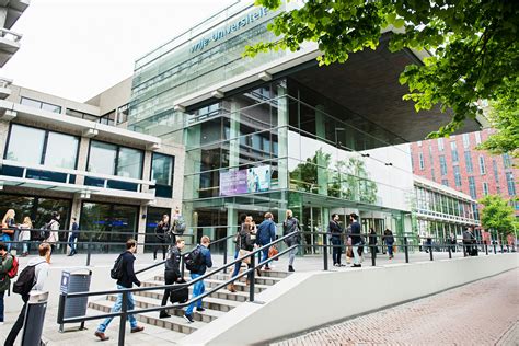 Growth of Dutch Children - Universiteit van Amsterdam