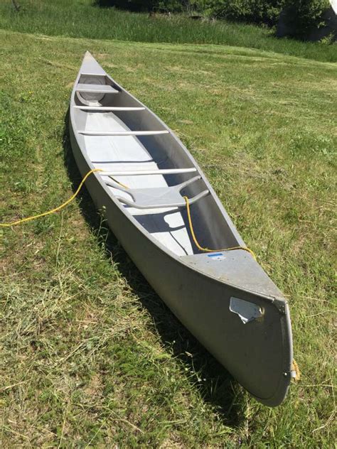 Grumman aluminum canoes. Grumman wanted a durable canoe, so constructed the 19’ Square Stern from aluminum and added 12 ribs and a Bulb T keel. This multi-purpose canoe is suitable for recreational paddling, fishing, or hunting. You can add a small outboard motor to the square stern to enhance the canoe’s speed and performance. 