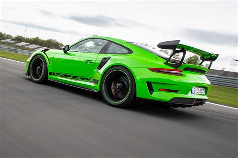 Gt3rs. The new 911 GT3 RS is set perfomance orientated – thanks to increased downforce and revised aerodynamics. Using all vehicle data, including longitudinal/lateral acceleration, accelerator/brake pedal position and friction values, even the position of the rear wing and front diffuser are automatically adjusted to the driving situation in split seconds by Porsche Active Aerodynamics (PAA) with DRS. 