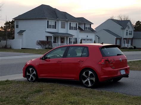 Tuned through an EcuTek and running a 50/50 mix of 95RON fuel and ethanol, plus water/methanol injection, the GTI sees anything from 500 to 600hp at the front wheels dependent on boost level. To get that power reliably to the ground, Craig is running a Golf 6R 6-speed manual transmission with shot-peened gears, a triple-plate Tilton clutch, …. 