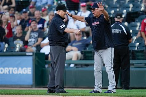 Guardians manager Terry Francona ejected against White Sox in Chicago