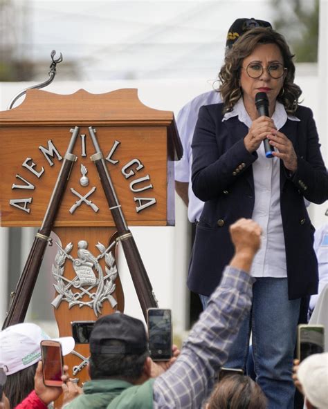 Guatemala’s veterans about face to support Sandra Torres for president