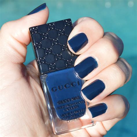 Gucci nail polish. Inspired by vintage nail polish bottles, Vernis À Ongles is designed with a sleek ribbed grip handle, while the pear-shaped clear glass bottle is finished with Gucci lettering in gold. 413 Ellen Blush Plant-based ; Comes with a custom-designed brush shape for … 