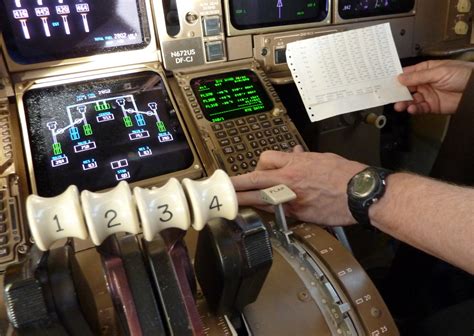 Guida per pilota automatico boeing 747 400. - 2009 ducati monster 696 owners manual.