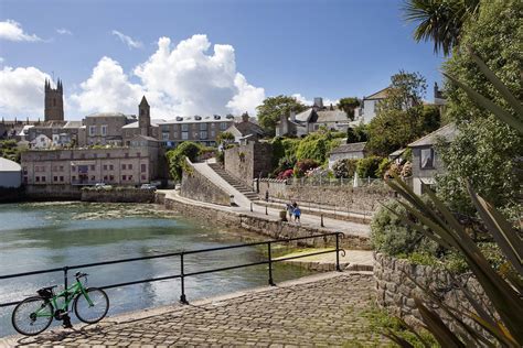 Guide to Penzance, Cornwall CN Traveller