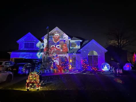 Guide to the Best Christmas House Lights Displays in WNY 2024