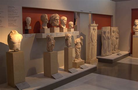 Guide to the archaeological museum of thessalonike. - Lapidi e iscrizioni a trescore balneario.