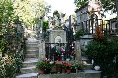 Guide to the art in paris cemeteries p relachaise. - Book of lies the disinformation guide to magick and the occult.