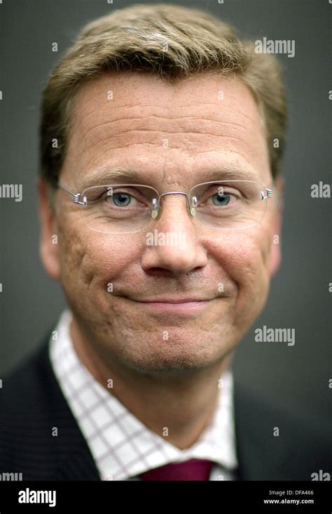 Guido Westerwelle, Bundesvorsitzender der FDP, steht am …