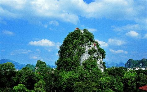 Guilin Solitary Beauty Peak - Guilin China