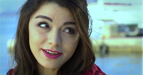 Gulcin tuncok biography examples