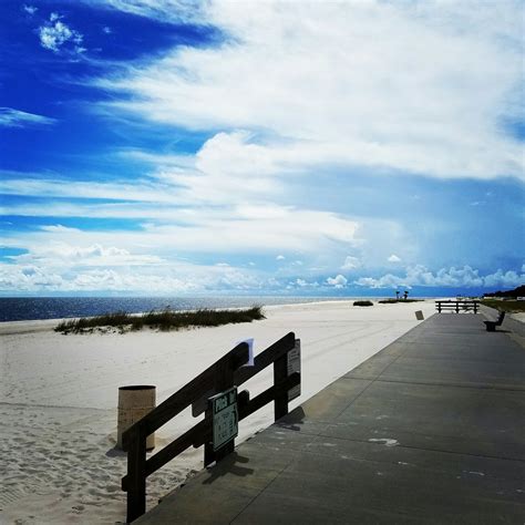 Gulfport ms beaches. Enjoy the sun and breeze in one of our 8 beach hotels & resorts in Gulfport, MS. Book your waterfront hotel today and pay later with Expedia. 