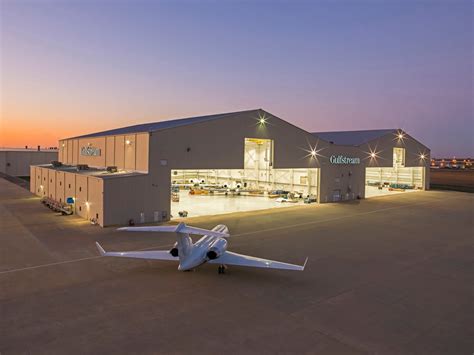 Gulfstream Aerospace expands St. Louis operations, creating hundreds of new jobs