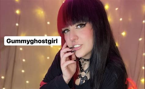 Goth mommy with a strap on 🍆🖤 I want you begging to be stuff. . Gummyghostgirl