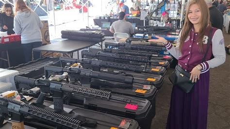 Phoenix Gun Show Details. Rated 4 out of 5.0 based on 1 member reviews. Dates: July 9, 2021 through July 11, 2021. Hours: Fri. 12pm-6pm, Sat. 9am-5pm, Sun. 9am-4pm. Admission: 2 day - $18.00, 3 day - $20.00, kids 12 and under free. Discount Coupon on Promoter's Website: no. Table Fees: contact promoter.. 