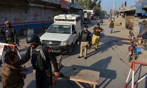 Gunmen kill 6 construction workers in volatile southwestern Pakistan