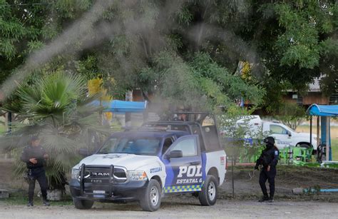 Gunmen shoot up resort in central Mexico, killing 7 people