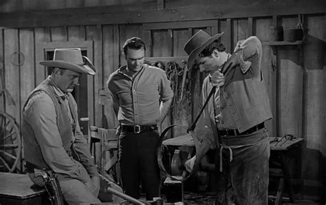 Gunsmoke friend episode. Old Friend: Directed by Allen Reisner. With James Arness, Milburn Stone, Amanda Blake, Ken Curtis. A Marshal from Arizona has tracked down the men responsible for pillaging his town to an area outside Dodge. 