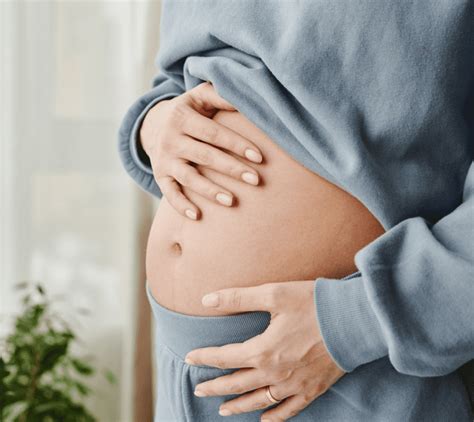 Gurgling noises in stomach during pregnancy. Together, a late period and a gassy stomach can be a sign of pregnancy, but they can also happen for other reasons. It is normal to occasionally experience a period that is a few days late ... 