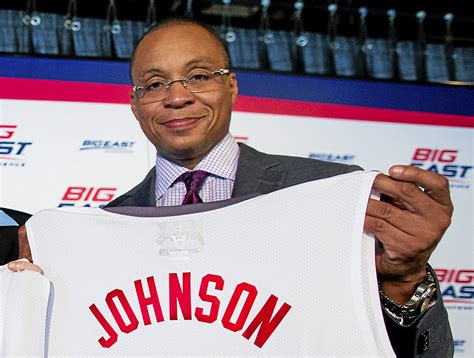 Gus Johnson steps down as FOX