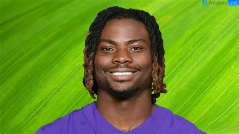 Gus edwards net worth. Gus Edwards (American football), better known by the Family name Augustus Edwards, is a popular football running back. Know his, Estimated Net Worth, Age, Biography Wikipedia Wiki 