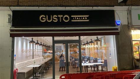 Gusto italian. A la carte. Download A la carte Menu. Back to Top. BOOK NOW. The brand new food menu at Gusto Birmingham showcases great Italian cuisine such as pizza, steak and pasta as well as vegetarian, vegan and gluten free options. 