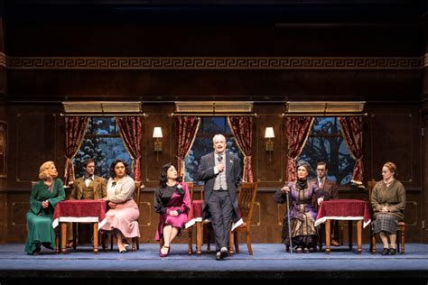 Guthrie cast kills it with evocative staging of ‘Murder on the Orient Express’