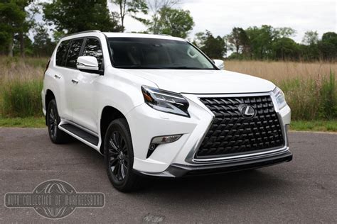 Detailed specs and features for the Used 2020 Lexus GX 460 SUV including dimensions, horsepower, engine, capacity, fuel economy, transmission, engine type, cylinders, drivetrain and more.