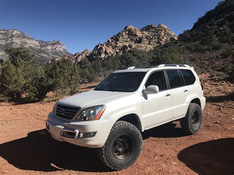 The Dobinsons 3″ Lift for the Lexus GX470 is 