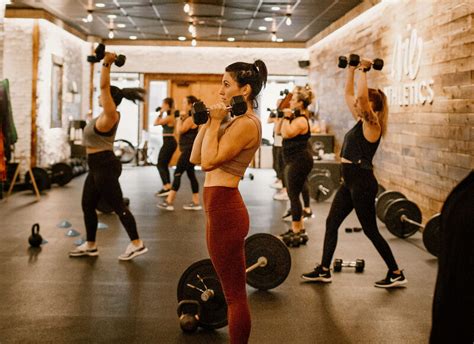 Gym in University Place Women’s Group Strength at Vie Athletics