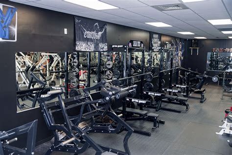 Gyms in charlotte nc. Top Gyms in Charlotte, NC Define Fitness. Define Fitness is a top-notch gym located in the heart of Charlotte. It offers a variety of classes, including yoga, Pilates, and spin, as well as a wide range of cardio and strength-training equipment. 