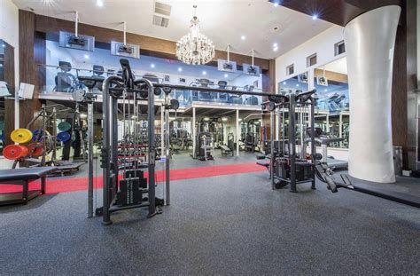 Gyms in doral. LA Fitness in Coral Gables at Sunest Shoppes is clost to u. Women look good... I think better than Doral. Quick reply to this message ... 
