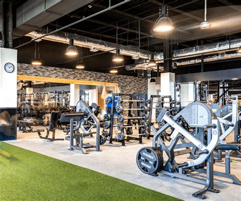 Gyms in fort lauderdale. Facility. This award-winning space was designed in collaboration with Jewel Toned Interiors. Boasting over 22,000 square feet of gym floor space. Conveniently located in the east wing of The Galleria Mall next to H&M … 