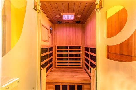Gyms with sauna. VASA Fitness offers sauna and steam rooms to help you unwind and restore your body and mind after a workout. Learn the benefits, how to use, and other amenities included in … 