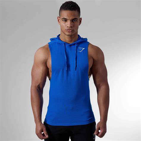 IN THE CLUB Rep the Gymshark Lifting Club all day, everyday in this collection • Dropped shoulder• Ribbed collar SIZE &amp; FIT• Oversized fit• Model is 5'3" and wears size S MATERIALS &amp; CARE• 100% Cotton SKU: B8A1J-BB2J