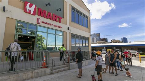Asian food market H Mart opened its first location in Hawaii on May 28 in Kakaako. Get a preview inside the new store. Video by Cindy Ellen Russell #Hawaii #.... 