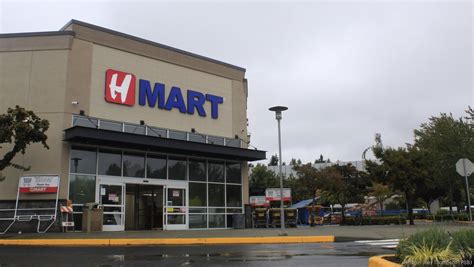  H Mart coming to Redmond. Was walking around today and saw H Mart signs on the building that used to be Bed Bath & Beyond (corner of 168th and 74th, across from Red Robin). Seems like a decently sized building for H Mart groceries and maybe an eatery. This excites me. Any idea on the timeline for opening? . 