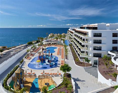 H10 Atlantic Sunset is located in Playa Paraíso, Costa Adeje and features a bar. Featuring a 24-hour front desk, this property also has a restaurant and an outdoor pool. The accommodation provides room service, a concierge service and ….