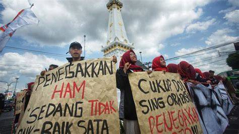 HAMBATAN POLITIK ASEAN DALAM UPAYA PENYELESAIAN KASUS HAM DI ASIA ... - balustradellc