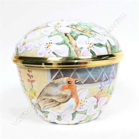 Hand Decorated British Ceramics - muktibox.com